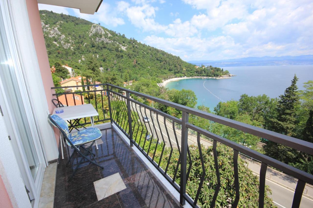 Apartments And Rooms By The Sea Medveja, Opatija - 2305 Lovran Extérieur photo