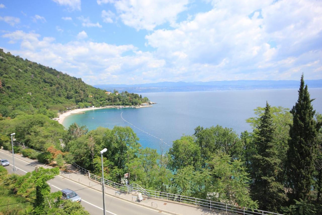 Apartments And Rooms By The Sea Medveja, Opatija - 2305 Lovran Extérieur photo