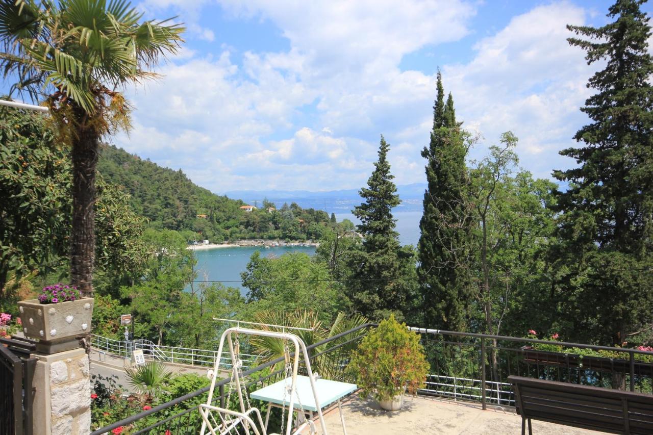 Apartments And Rooms By The Sea Medveja, Opatija - 2305 Lovran Extérieur photo