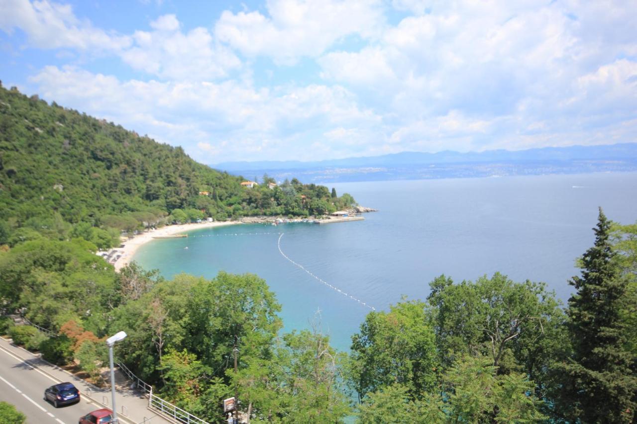 Apartments And Rooms By The Sea Medveja, Opatija - 2305 Lovran Extérieur photo