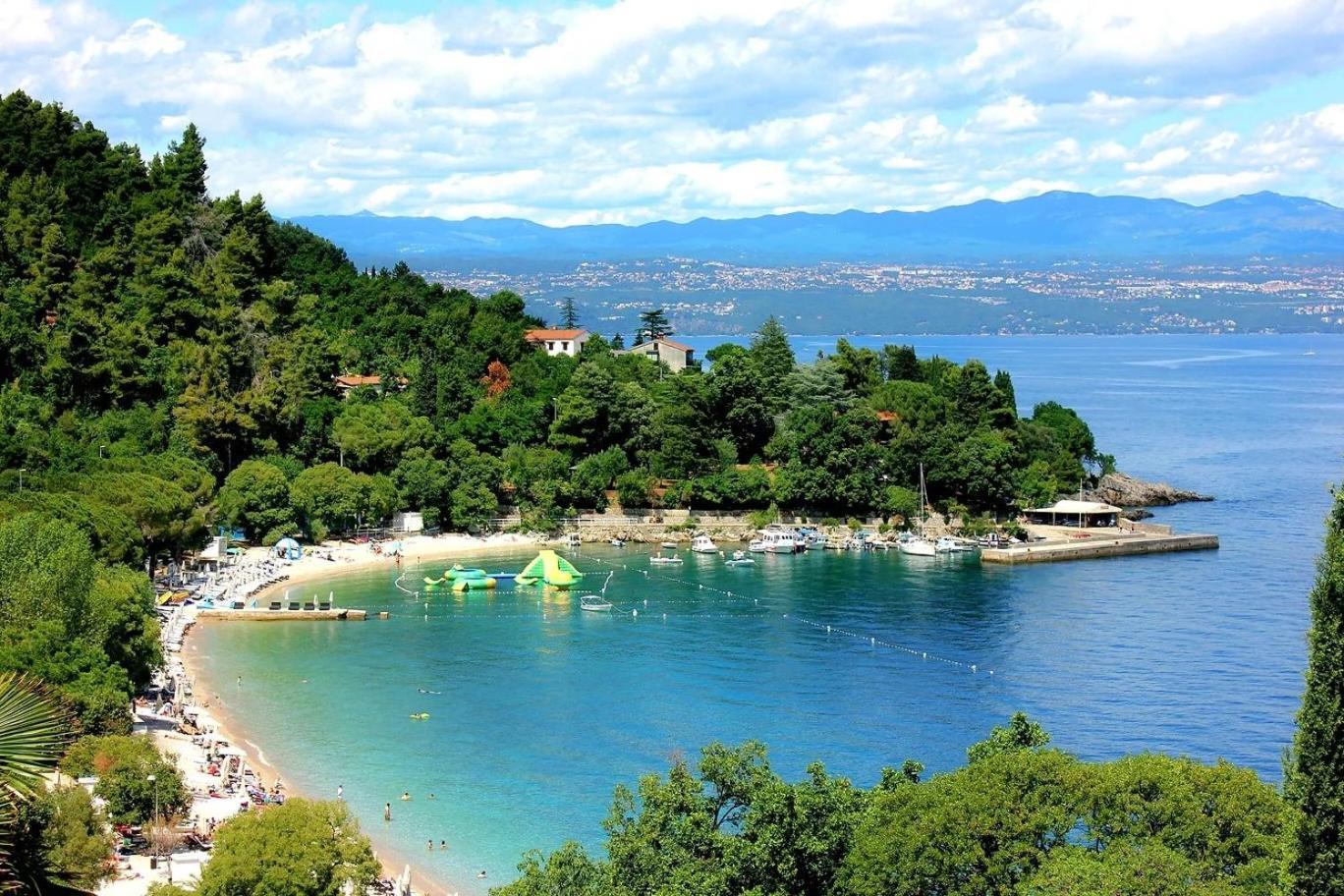 Apartments And Rooms By The Sea Medveja, Opatija - 2305 Lovran Extérieur photo